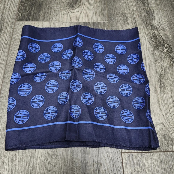 Symmetry women's blue scarf 100% silk - Picture 1 of 3